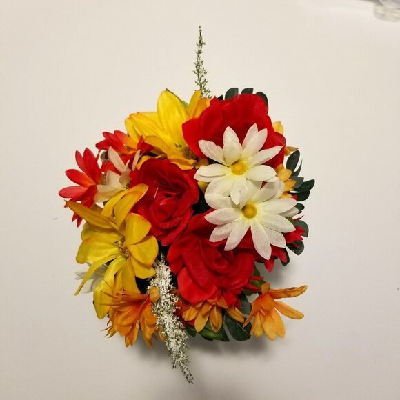 Pretty Floral Arrangement - Picture 4 of 6